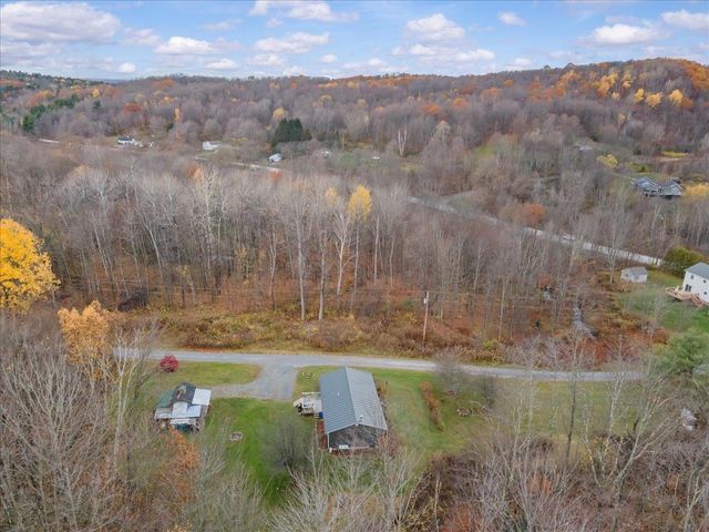 10 Cross Road, Milton, VT 05468