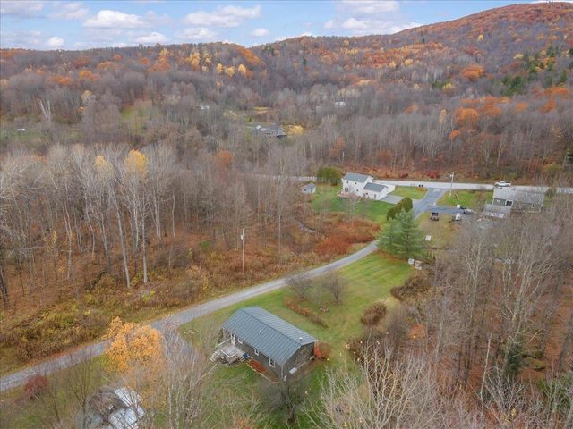 10 Cross Road, Milton, VT 05468