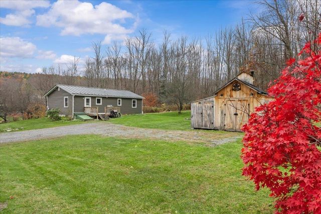 10 Cross Road, Milton, VT 05468