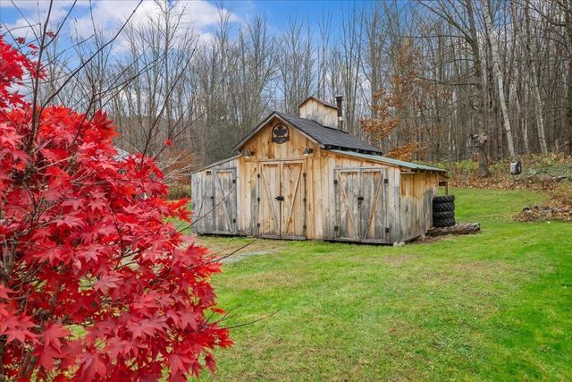 10 Cross Road, Milton, VT 05468