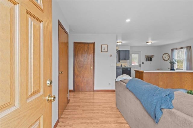 10 Cross Road, Milton, VT 05468