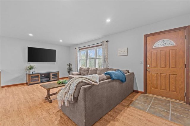 10 Cross Road, Milton, VT 05468