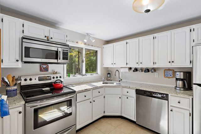 74 Old Bolton Rd, Stow, MA 01775