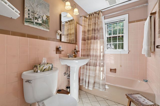 74 Old Bolton Rd, Stow, MA 01775