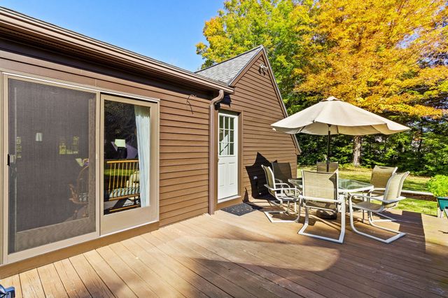 74 Old Bolton Rd, Stow, MA 01775