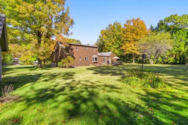 74 Old Bolton Rd, Stow, MA 01775