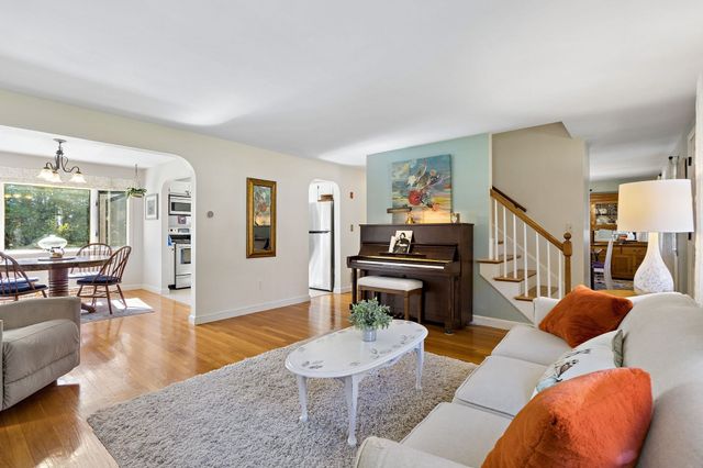 74 Old Bolton Rd, Stow, MA 01775
