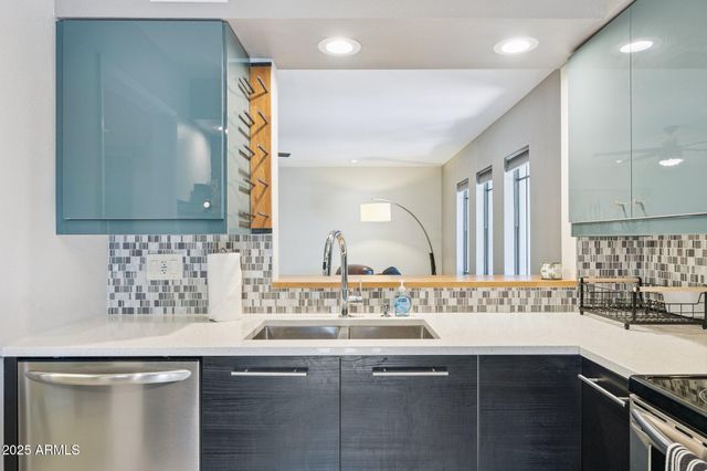 5207 N 24TH Street 102, Phoenix, AZ 85016