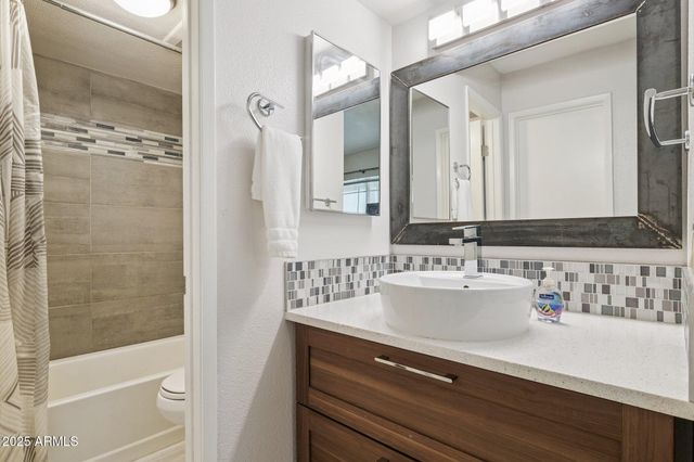 5207 N 24TH Street 102, Phoenix, AZ 85016