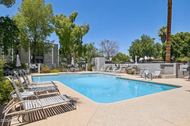 5207 N 24TH Street 102, Phoenix, AZ 85016