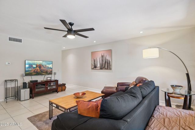 5207 N 24TH Street 102, Phoenix, AZ 85016