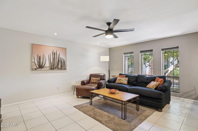 5207 N 24TH Street 102, Phoenix, AZ 85016