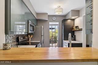 5207 N 24TH Street 102, Phoenix, AZ 85016
