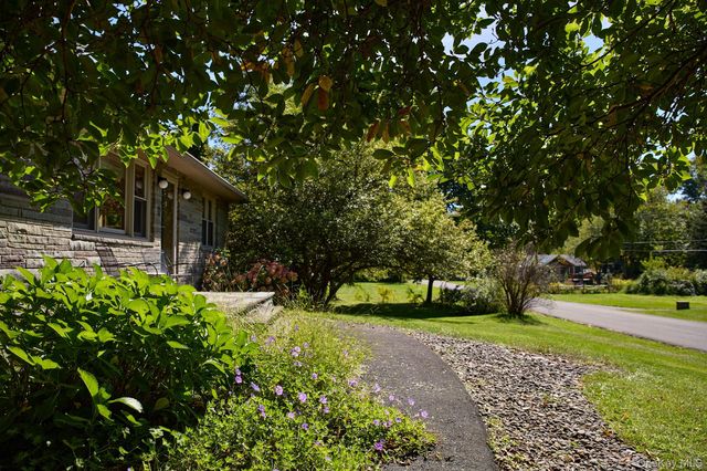 17 Amato Lane Hasbrouck Pl, Highland, NY 12528