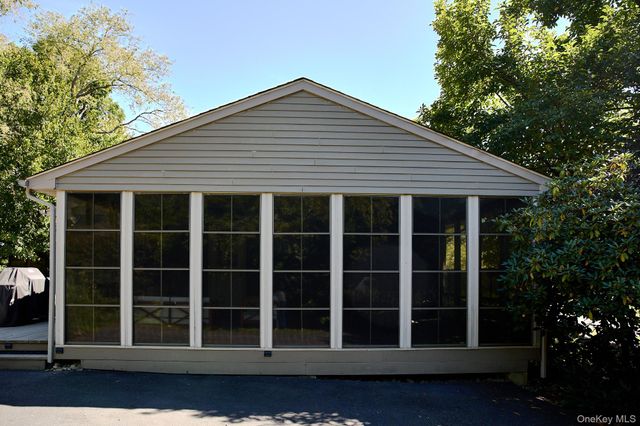 17 Amato Lane Hasbrouck Pl, Highland, NY 12528