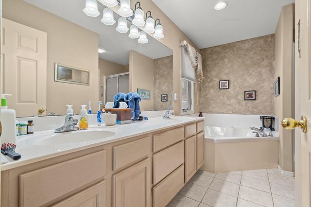 133 Point Seven Road 15, Kimberling City, MO 65686