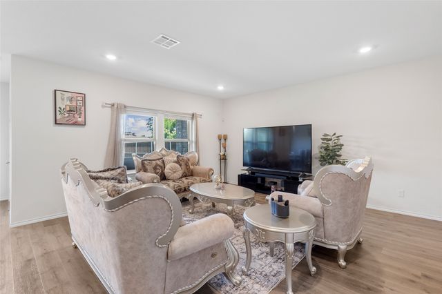 3005 Karsen Lane, Mesquite, TX 75126
