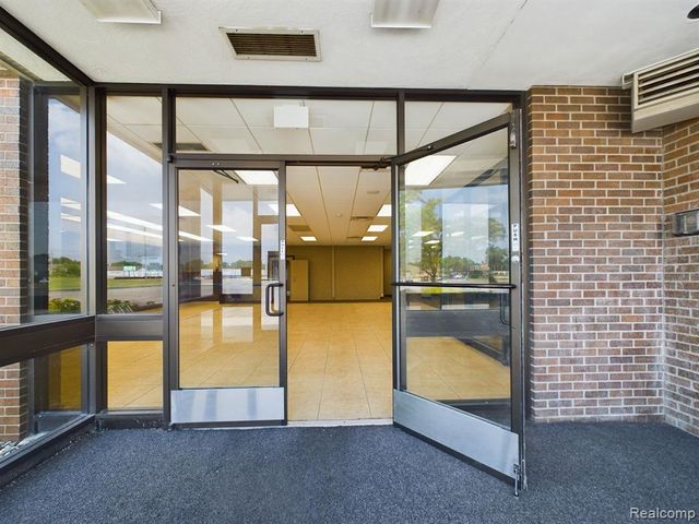 4154 Davison Road, Burton, MI 48509