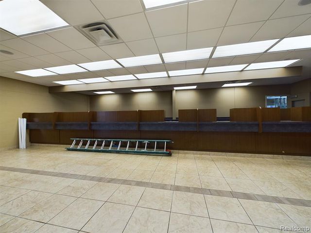 4154 Davison Road, Burton, MI 48509