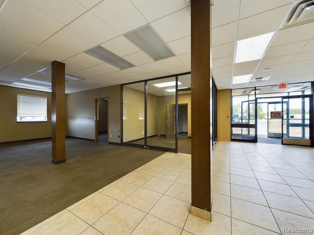 4154 Davison Road, Burton, MI 48509