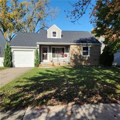 7444 Briarcliff Pky, Middleburg Heights, OH 44130