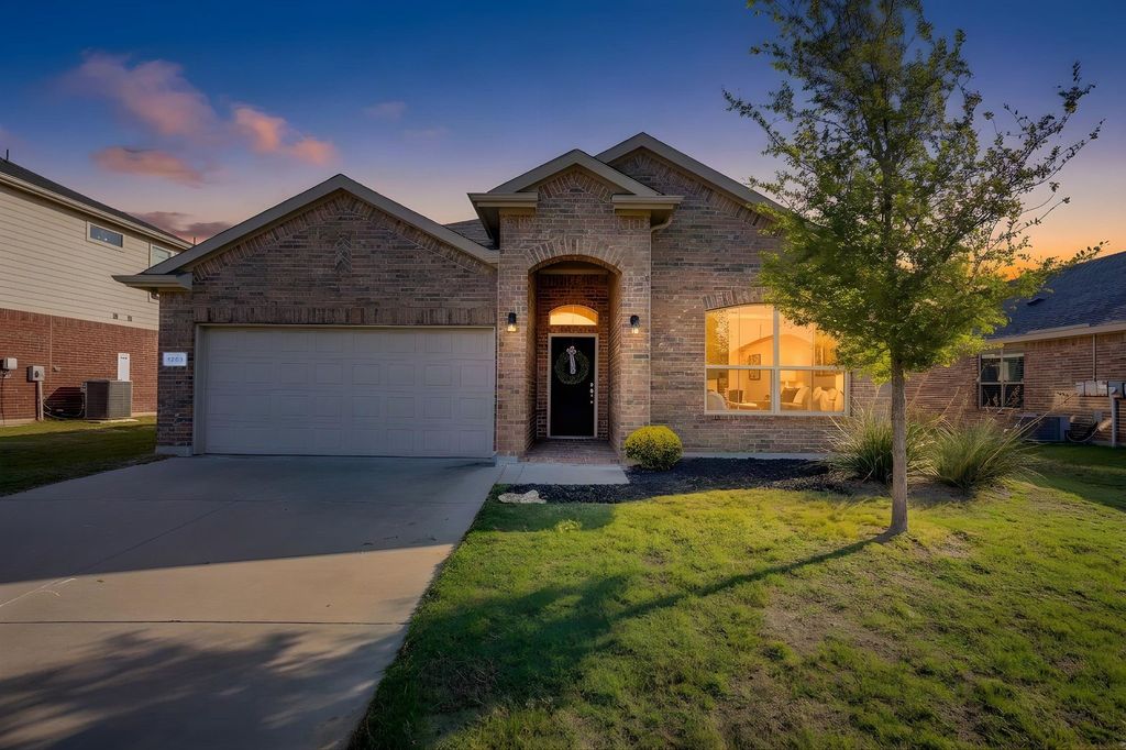 1203 Tiburon Trail, Cleburne, TX 76033 — exterior