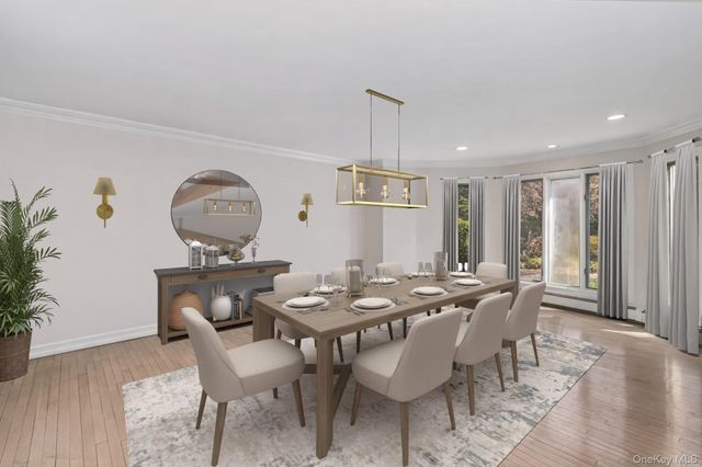 6 Coachmans Court, Old Westbury, NY 11568