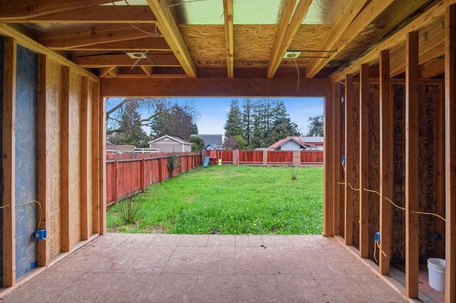 1131 N Rosemore Ave, Modesto, CA 95358