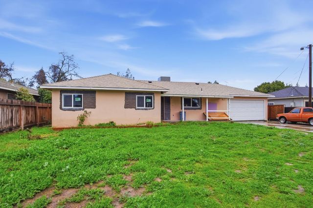 1131 N Rosemore Ave, Modesto, CA 95358