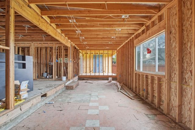 1131 N Rosemore Ave, Modesto, CA 95358