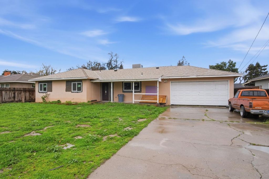 1131 N Rosemore Ave, Modesto, CA 95358