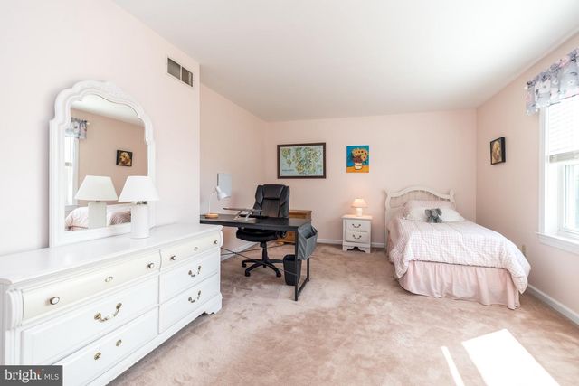 140 ELIO CIR, Royersford, PA 19468
