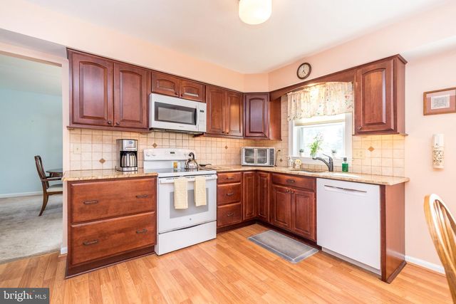 140 ELIO CIR, Royersford, PA 19468