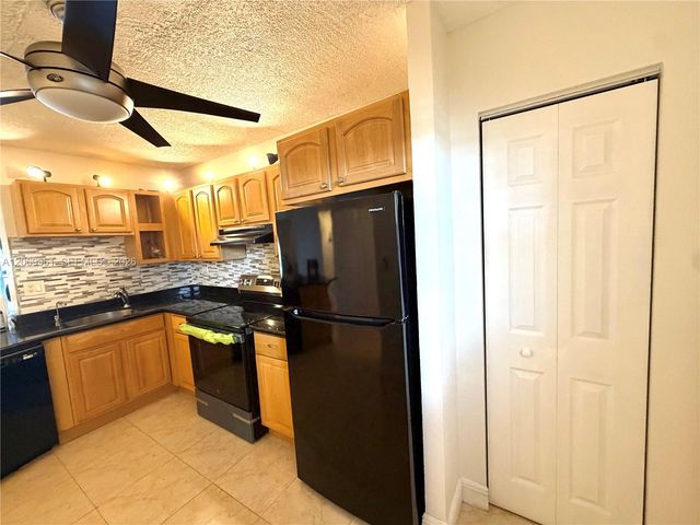 1660 NE 191st Street 406-1, Miami, FL 33179