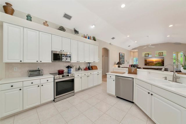 4956 BRIDGEHAMPTON BOULEVARD, Sarasota, FL 34238