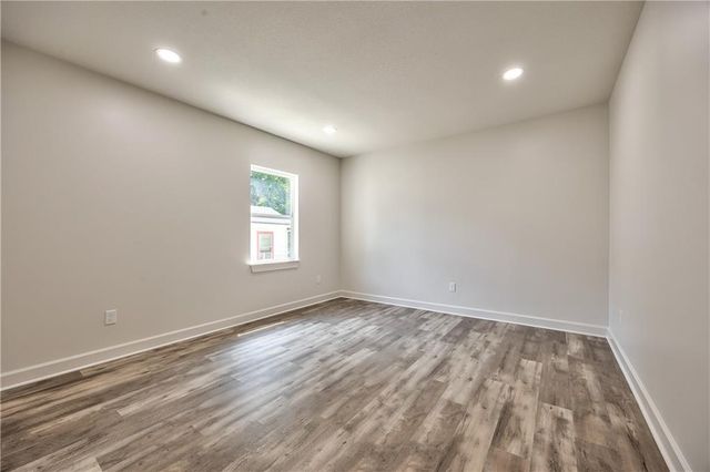 1426 S HOME Avenue, Independence, MO 64052