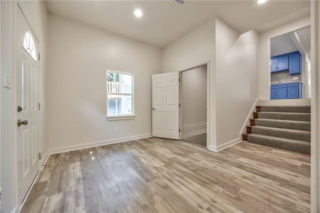1426 S HOME Avenue, Independence, MO 64052