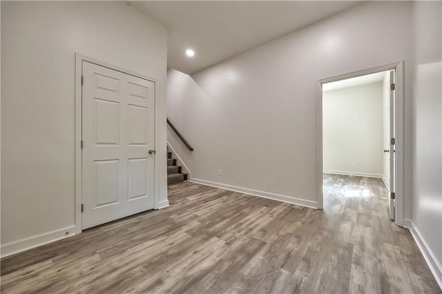1426 S HOME Avenue, Independence, MO 64052