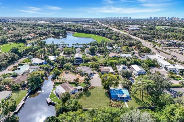 59 River CT, Naples, FL 34110