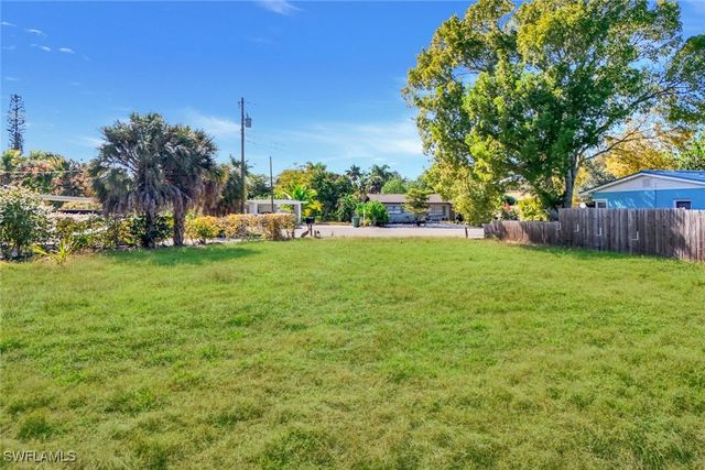 59 River CT, Naples, FL 34110