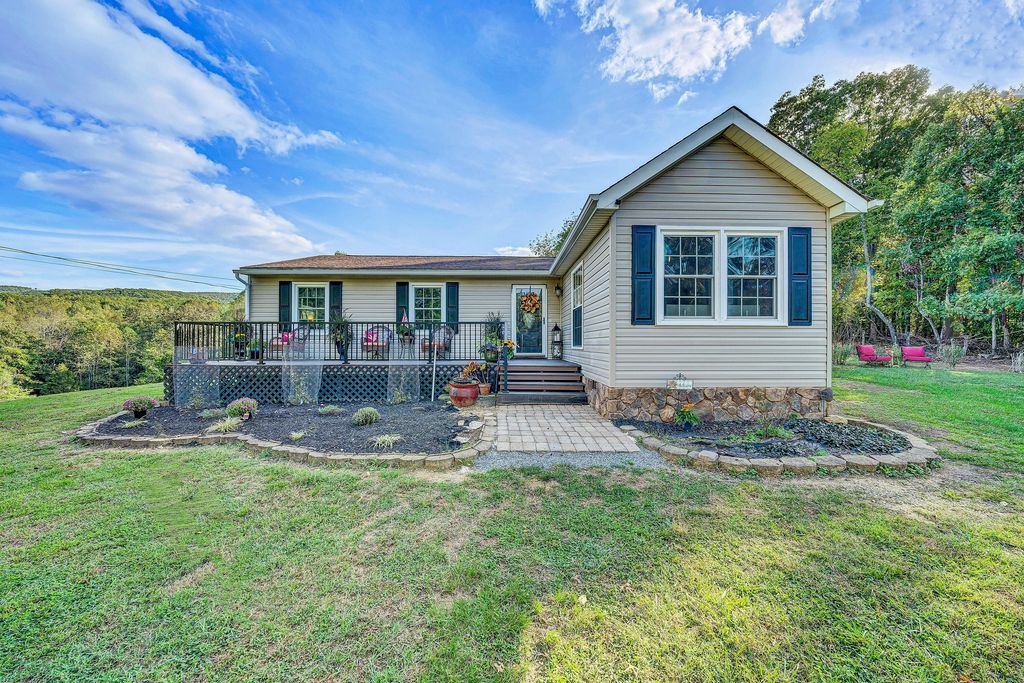 248 Ridgeway CIR, Troutville, VA 24175