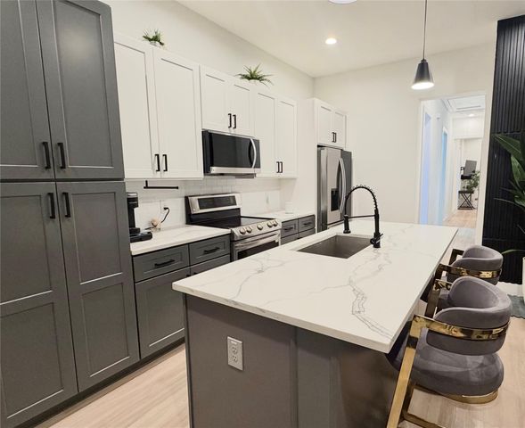 3549 Amos Street B, Houston, TX 77021
