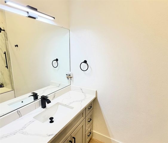 3549 Amos Street B, Houston, TX 77021