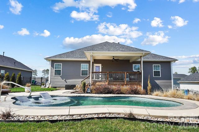 11812 Glenwood Drive, Locust, NC 28107