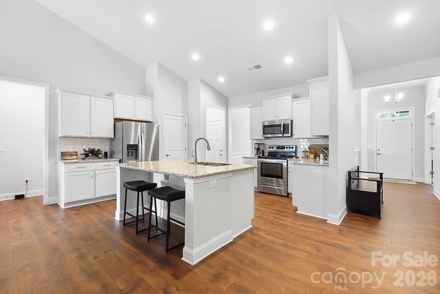 11812 Glenwood Drive, Locust, NC 28107