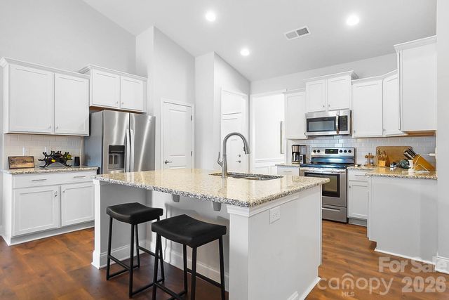 11812 Glenwood Drive, Locust, NC 28107