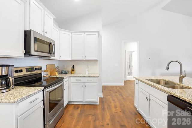 11812 Glenwood Drive, Locust, NC 28107