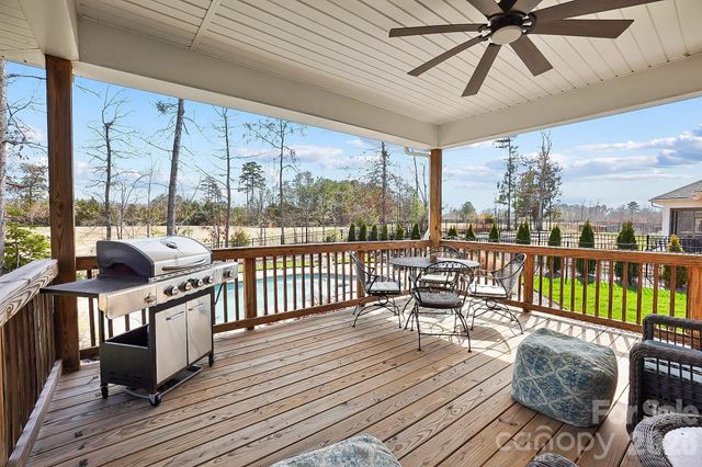 11812 Glenwood Drive, Locust, NC 28107