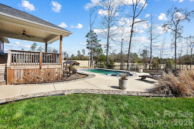 11812 Glenwood Drive, Locust, NC 28107