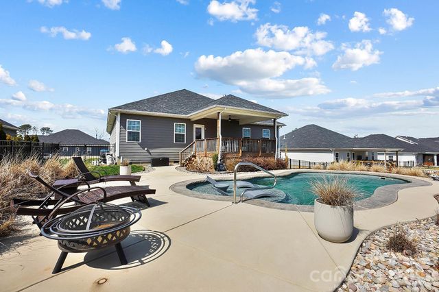 11812 Glenwood Drive, Locust, NC 28107